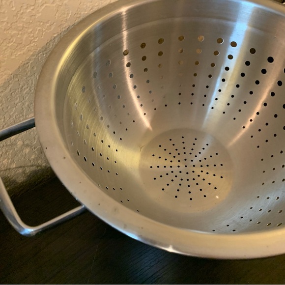 LARGE 8 quart stainless steel fabrique rn coree colander - Picture 9 of 10
